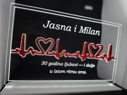 Personalizovana LED lampa sa natpisom, osvetljena u mraku, idealan poklon za godišnjicu braka ili veze