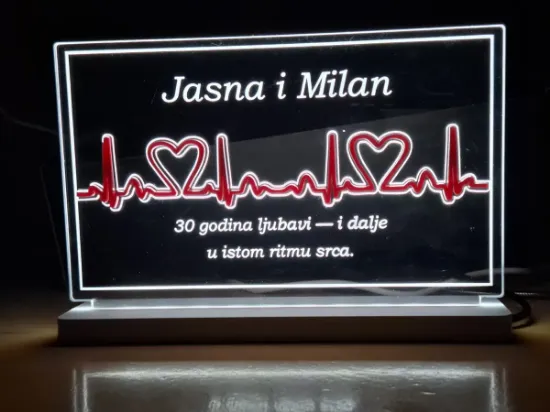 Personalizovana LED lampa sa natpisom, osvetljena u mraku, idealan poklon za godišnjicu braka ili veze