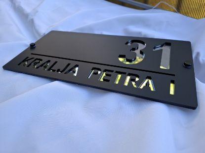 Akrilni kućni broj u crna mat/srebro kombinaciji boja