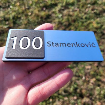 Natpis za vrata sa brojem i prezimenom Sombor