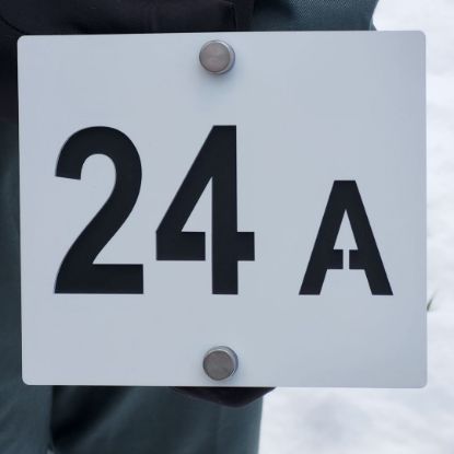 Tabla za kuću sa brojem Sombor