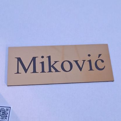 Samolepljiva pločica za vrata